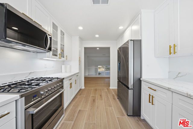 25715 Wagner Way B, Stevenson Ranch, CA 91381