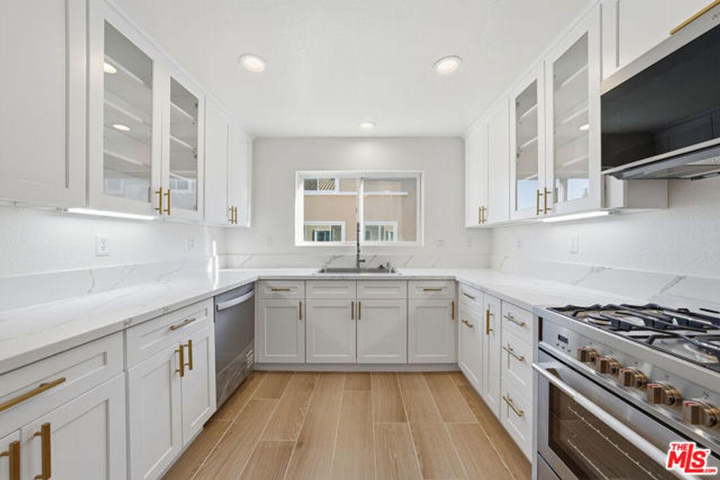 25715 Wagner Way B, Stevenson Ranch, CA 91381