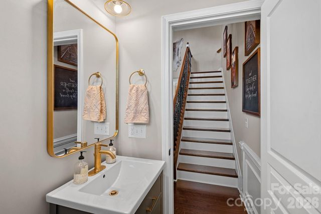 2207 Whitford Lane, Charlotte, NC 28210