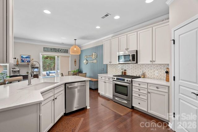 2207 Whitford Lane, Charlotte, NC 28210