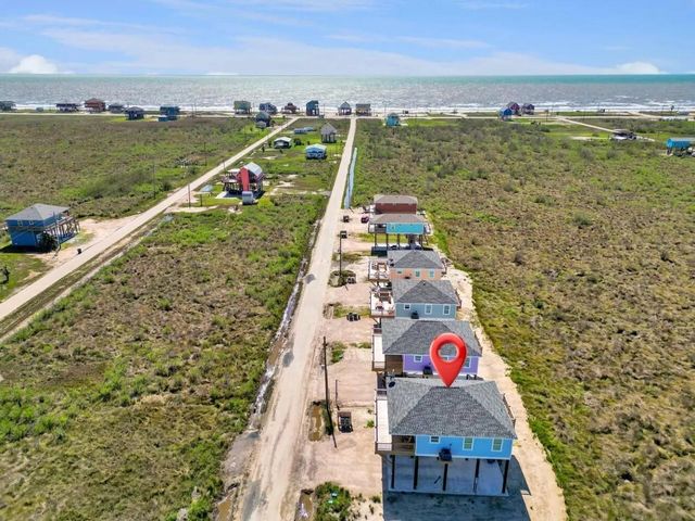 1115 Waco Road, Gilchrist, TX 77617