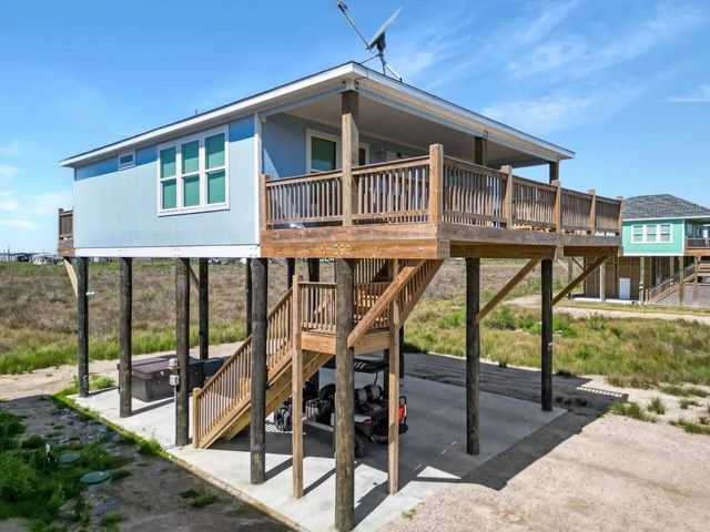 1115 Waco Road, Gilchrist, TX 77617