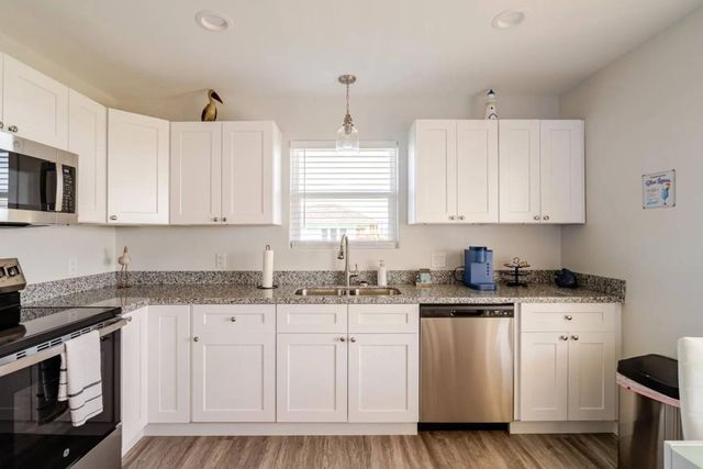 1115 Waco Road, Gilchrist, TX 77617