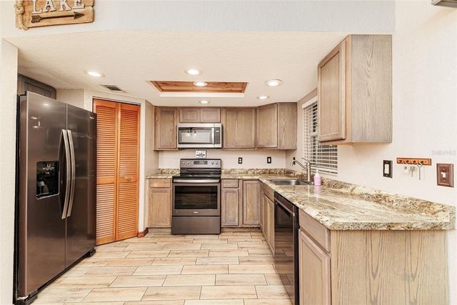 1920 E EDGEWOOD DRIVE R3, Lakeland, FL 33803