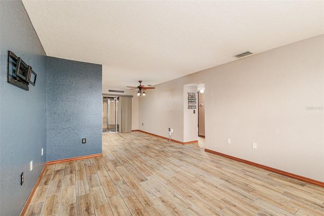1920 E EDGEWOOD DRIVE R3, Lakeland, FL 33803