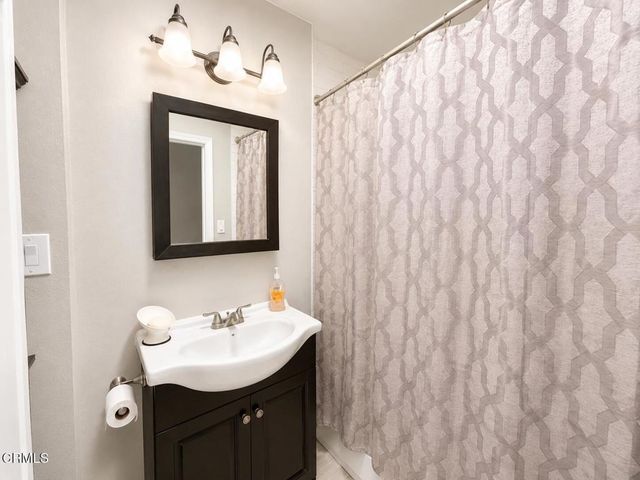 7330 Satsuma Avenue, Sun Valley, CA 91352
