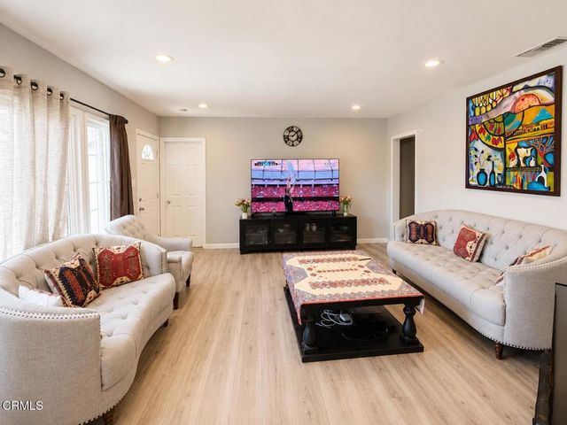 7330 Satsuma Avenue, Sun Valley, CA 91352