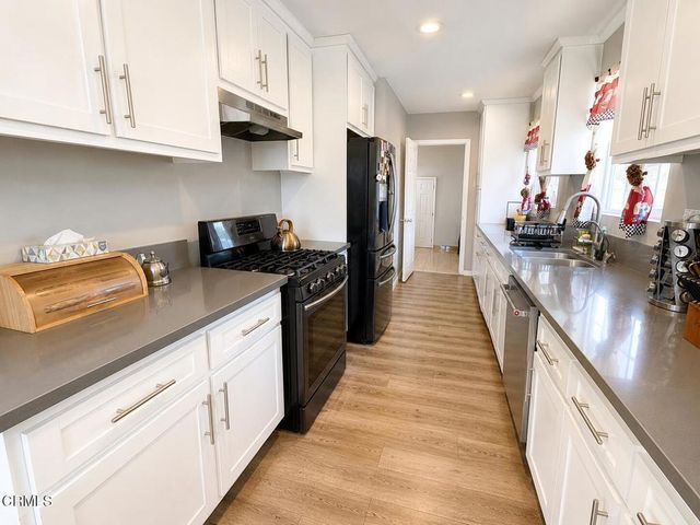 7330 Satsuma Avenue, Sun Valley, CA 91352