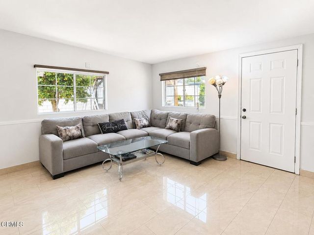 7330 Satsuma Avenue, Sun Valley, CA 91352