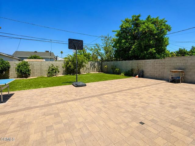 7330 Satsuma Avenue, Sun Valley, CA 91352