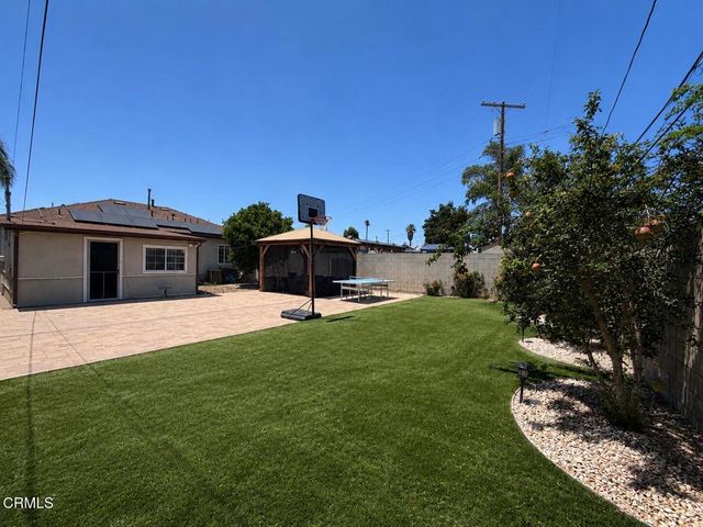 7330 Satsuma Avenue, Sun Valley, CA 91352