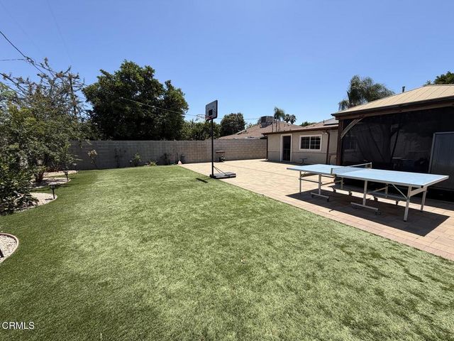 7330 Satsuma Avenue, Sun Valley, CA 91352