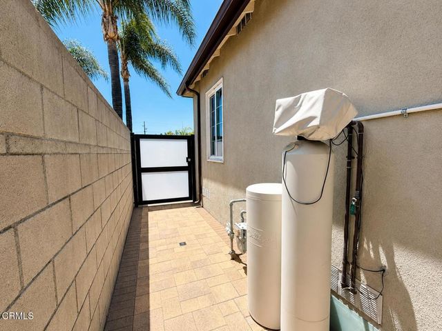 7330 Satsuma Avenue, Sun Valley, CA 91352