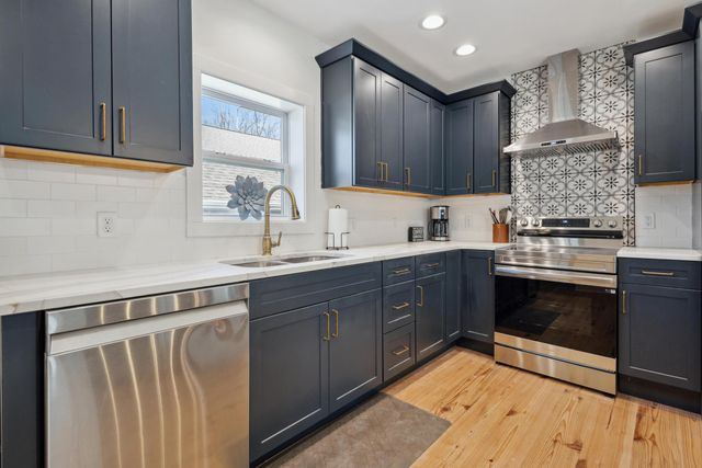 416 Center Street, South Haven, MI 49090