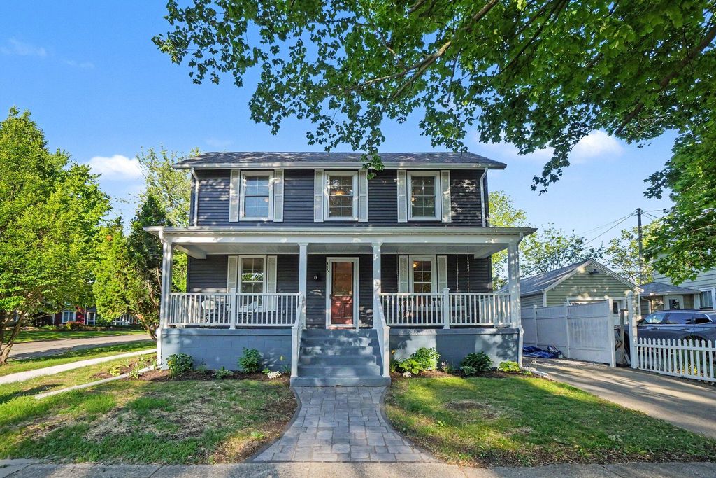 416 Center Street, South Haven, MI 49090