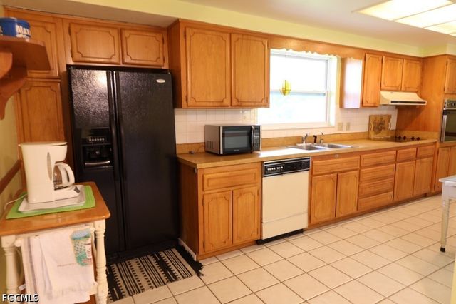5227 Glade CT, Cape Coral, FL 33904