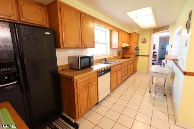 5227 Glade CT, Cape Coral, FL 33904
