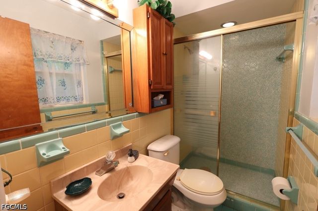 5227 Glade CT, Cape Coral, FL 33904