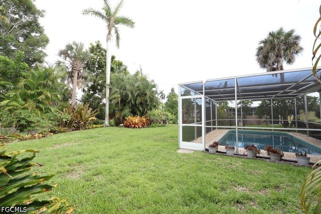 5227 Glade CT, Cape Coral, FL 33904