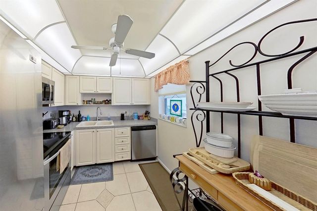 336 Golfview Road 518, North Palm Beach, FL 33408