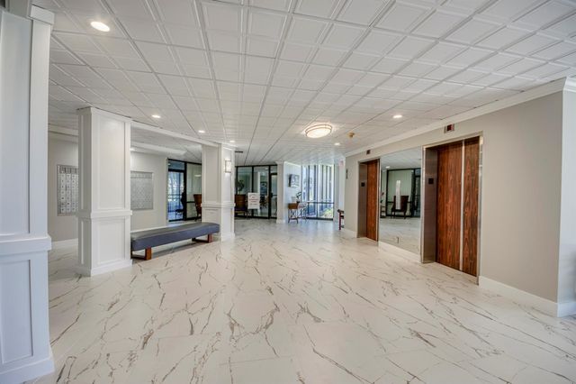 336 Golfview Road 518, North Palm Beach, FL 33408