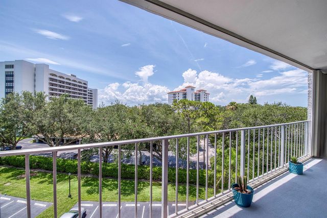 336 Golfview Road 518, North Palm Beach, FL 33408