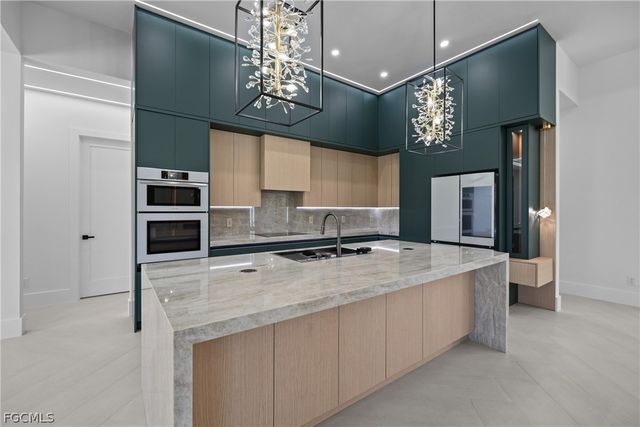 3535 SW 4th LN, Cape Coral, FL 33991