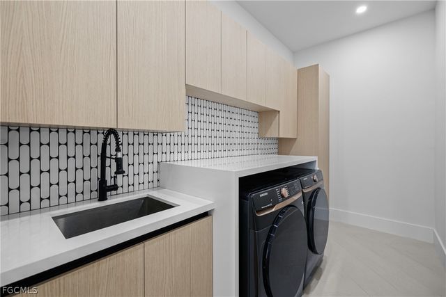 3535 SW 4th LN, Cape Coral, FL 33991