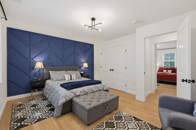15 Wellesley Ave, Burlington, MA 01803
