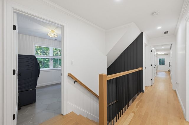 15 Wellesley Ave, Burlington, MA 01803