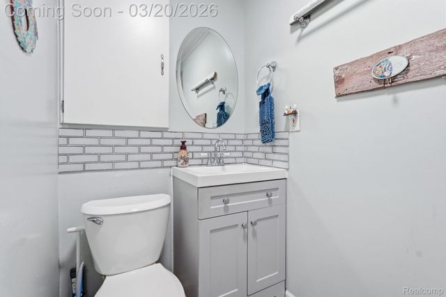 8521 Dale, Center Line, MI 48015