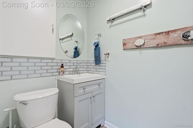 8521 Dale, Center Line, MI 48015