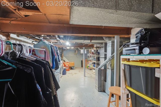 8521 Dale, Center Line, MI 48015