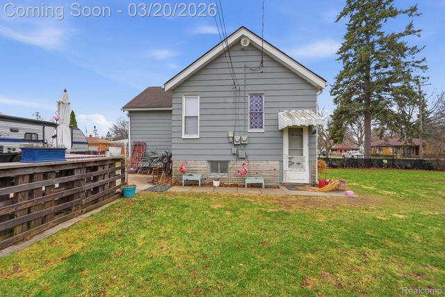 8521 Dale, Center Line, MI 48015