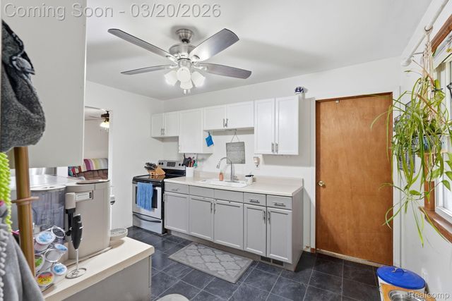 8521 Dale, Center Line, MI 48015