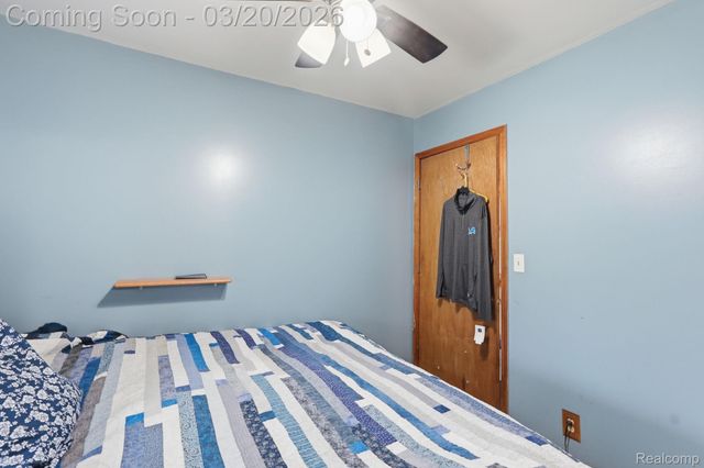 8521 Dale, Center Line, MI 48015