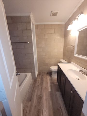 2805 Walker Street, Fort Worth, TX 76105