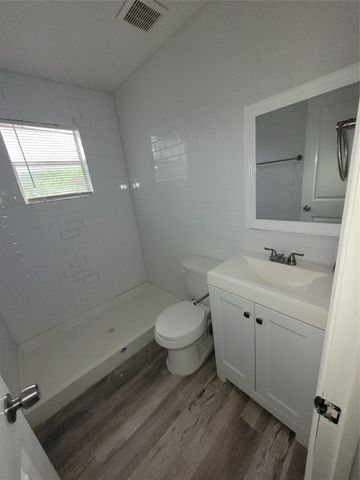 2805 Walker Street, Fort Worth, TX 76105