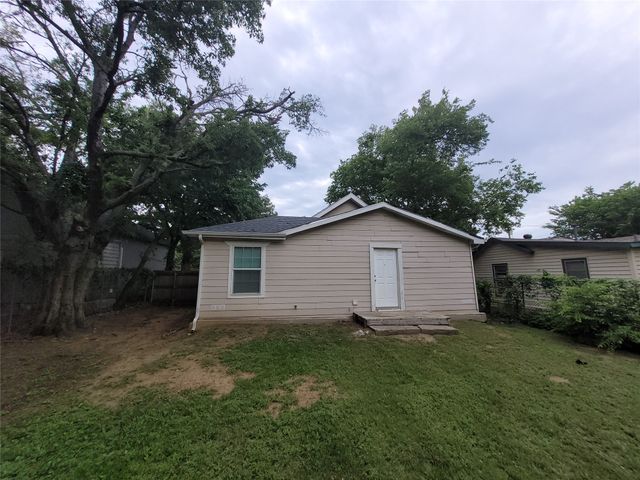 2805 Walker Street, Fort Worth, TX 76105