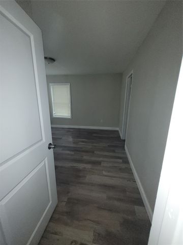 2805 Walker Street, Fort Worth, TX 76105