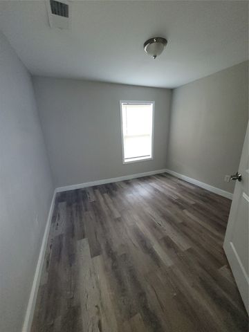 2805 Walker Street, Fort Worth, TX 76105