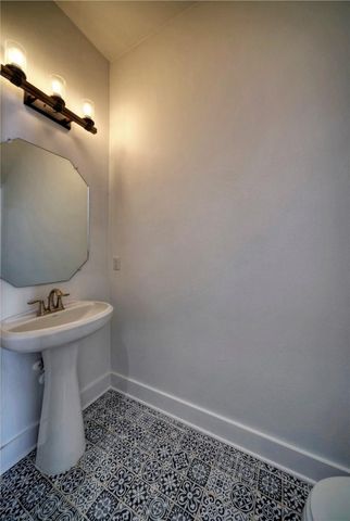 1010 Grant Wood Ave, Dripping Springs, TX 78620