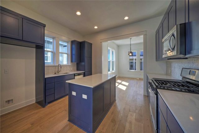 1010 Grant Wood Ave, Dripping Springs, TX 78620