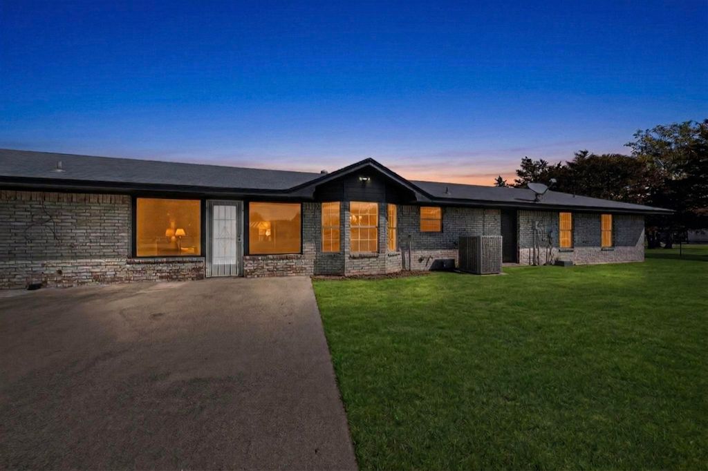 529 Morris Lane, Greenville, TX 75402