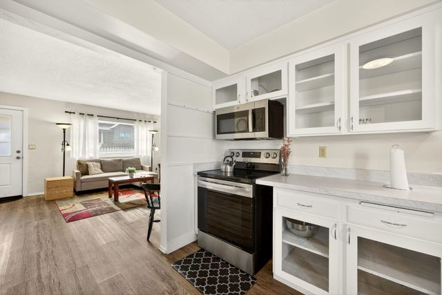 545 E C Street, Jacksonville, OR 97530