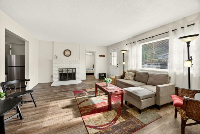 545 E C Street, Jacksonville, OR 97530