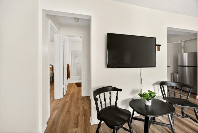 545 E C Street, Jacksonville, OR 97530