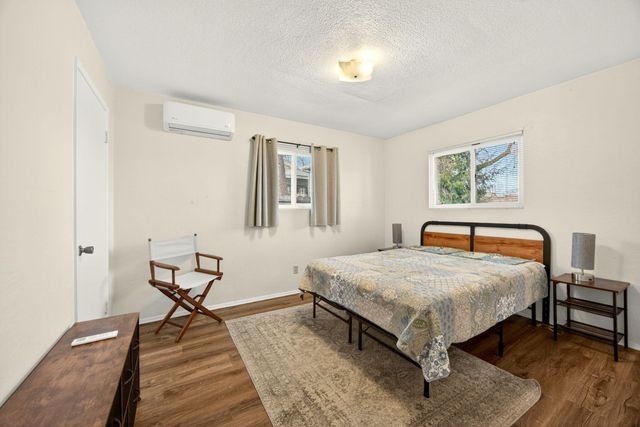 545 E C Street, Jacksonville, OR 97530