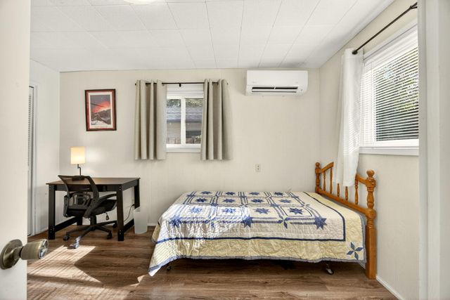 545 E C Street, Jacksonville, OR 97530