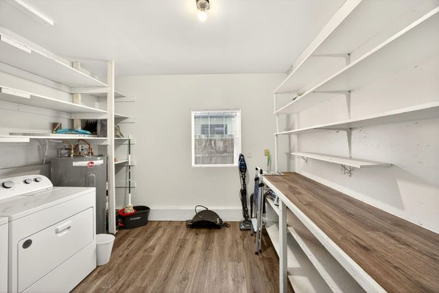 545 E C Street, Jacksonville, OR 97530